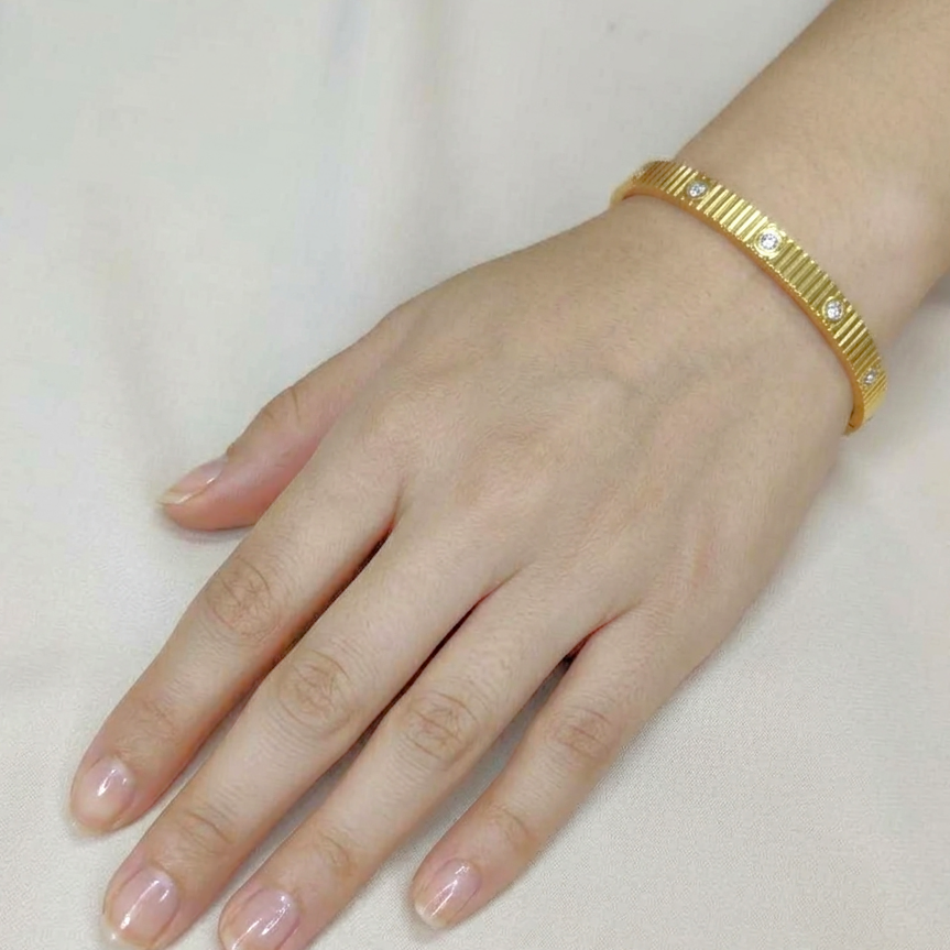 The Aura Bangle Kada: Golden Bangle With Sparks